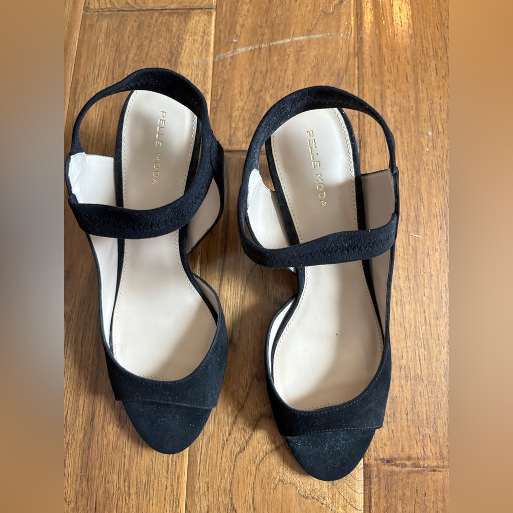 Pelle Moda Black kid Suede Women's Open toe pumps size 10 low heel